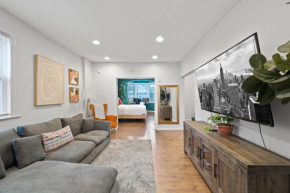 The Rainforest Retreat Sleeps 25 20m to NYC FREE Parking
